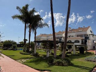 Apartament a San Pedro de Alcántara Pueblo. Apartamento planta media en san pedro de alcántara