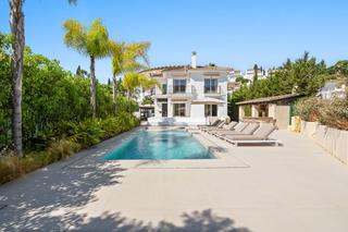 Haus in Nueva Andalucía centro. Villa en nueva andalucia
