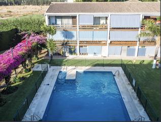 Attique à San Pedro de Alcántara Pueblo. Apartamento en planta alta en san pedro de alcántara
