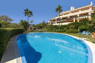 Rez-de-chaussée à Nueva Andalucía centro. Apartamento planta baja en nueva andalucía