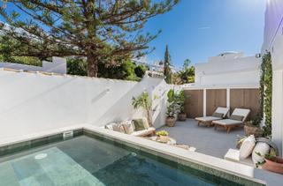 Doppelhaus in Nueva Andalucía centro. Casa en venta