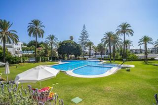 Piccolo appartamento in Nueva Andalucía centro. Apartamento en el último piso nueva andalucía