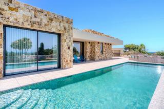 Casa en Elviria. Villa de lujo exclusiva en el corazón de elviria, marbella este