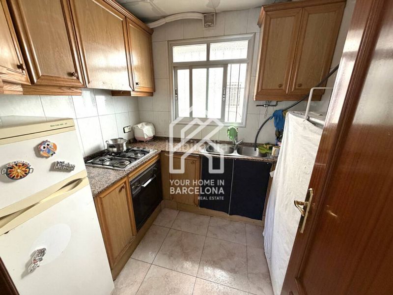 Foto 03562e27-f2da-42d5-b0e9-686247915ee1. Pis a Raval Barcelona