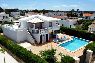 Casa a Cala Blanca. Chalet duplex con vistas al mar y licencia turistica