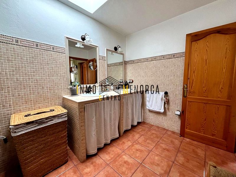 Foto 2260f941-ba22-4260-be15-798e94e51924. Reihenhaus mit parking in Cala Blanca Ciutadella de Menorca