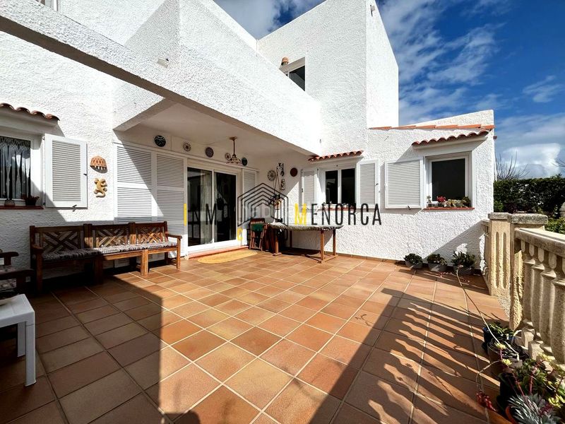 Foto a7e9e1bf-8db7-42e2-ba20-4f6c802e973d. Reihenhaus mit parking in Cala Blanca Ciutadella de Menorca