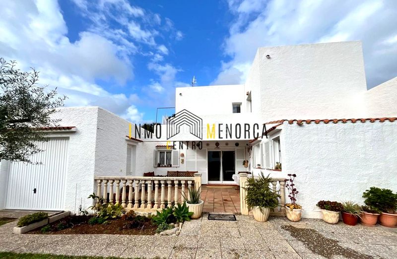 Foto bb93b15c-fb1b-4ba8-8ab4-e1aa176f6102. Reihenhaus mit parking in Cala Blanca Ciutadella de Menorca