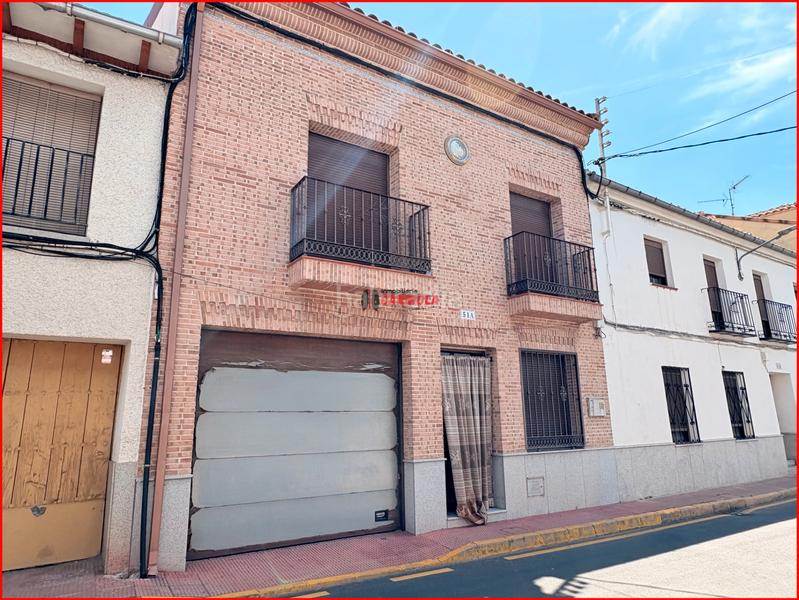 Foto b2f0ccb9-56a0-44ce-93e2-85ad08059642. Casa adossada a Torre de Esteban Hambrán (La)