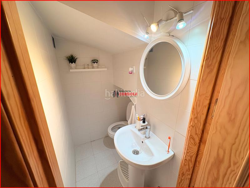 Foto 1c81bd5b-912a-4f26-b5cb-238f61de76af. Casa aparellada amb calefacció aparcament a Novés