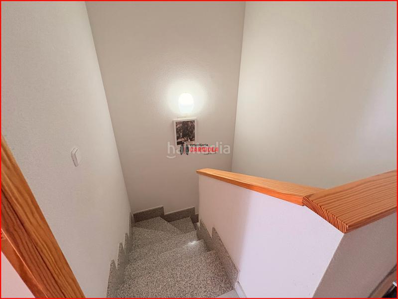 Foto 247e2bf0-8d28-46b4-b9ff-85ea18d38c34. Casa aparellada amb calefacció aparcament a Novés