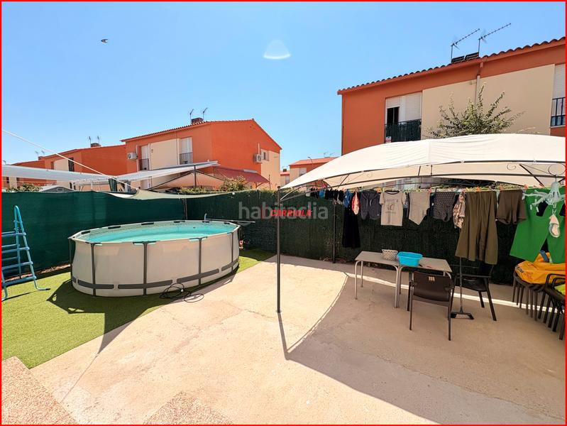 Foto 26ec813b-d0d6-4e27-b2ab-0a3122c82e6f. Casa aparellada amb calefacció aparcament a Novés