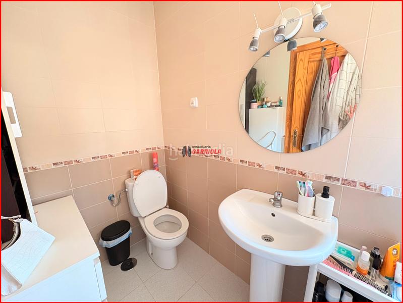 Foto d0e50f32-676d-4a56-a058-1783c6a6d85d. Casa aparellada amb calefacció aparcament a Novés