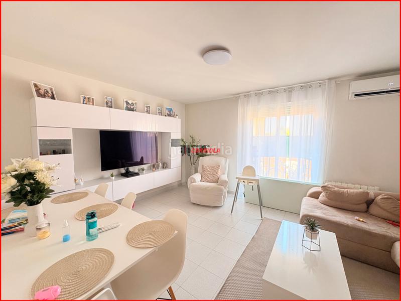 Foto fdbf3d3b-c4cb-49b1-a138-3fdaf292fc95. Casa aparellada amb calefacció aparcament a Novés