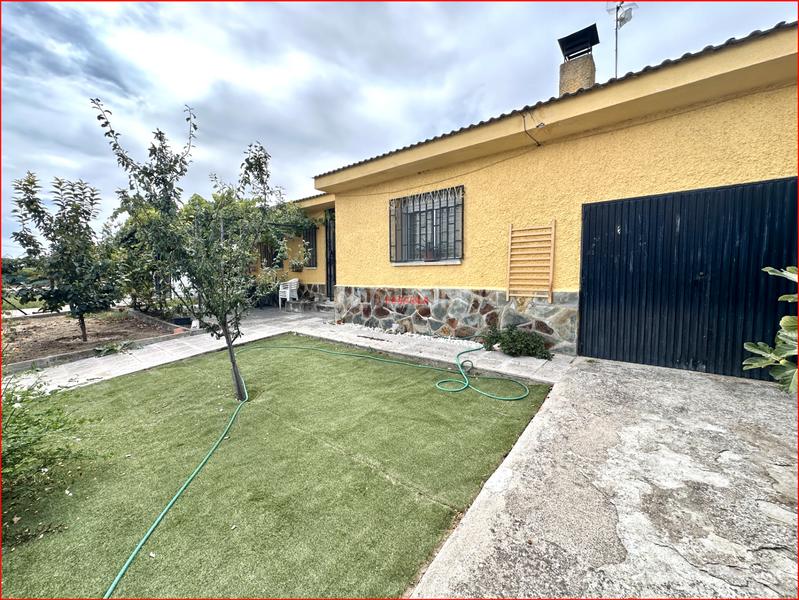 Foto 6edac2ba-4c63-44e2-9a03-12bcd8184647. Chalet con parcheggio in Arcicóllar