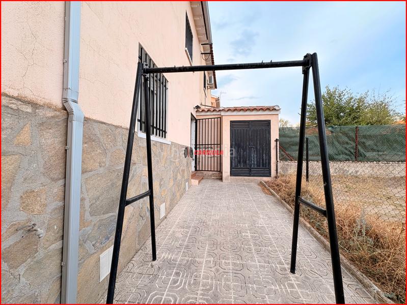 Foto 4ebf2392-1534-4a19-9ae9-7412cb93e86d. Casa adossada amb xemeneia calefacció aparcament piscina a Nombela