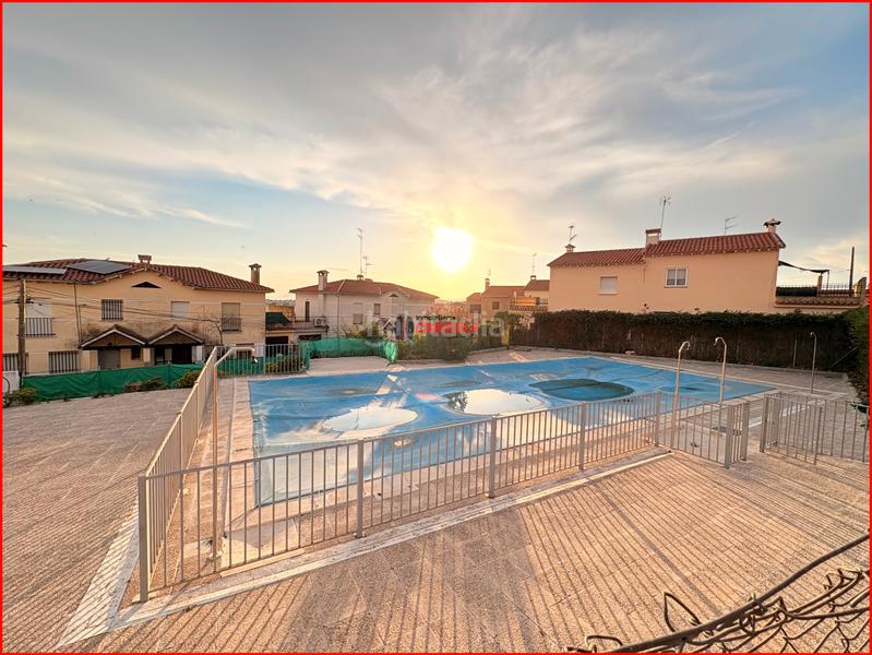 Foto 54a57c40-bf69-405d-ba41-769865e4209f. Casa adossada amb xemeneia calefacció aparcament piscina a Nombela