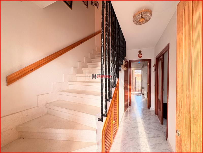 Foto 790ec761-097e-42d9-b282-724afed405f2. Casa adossada amb xemeneia calefacció aparcament piscina a Nombela