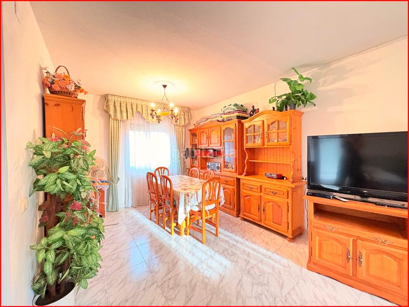 Foto 8947ef0a-ca4d-4dbe-92bf-88274a0c7c86. Casa adossada amb xemeneia calefacció aparcament piscina a Nombela