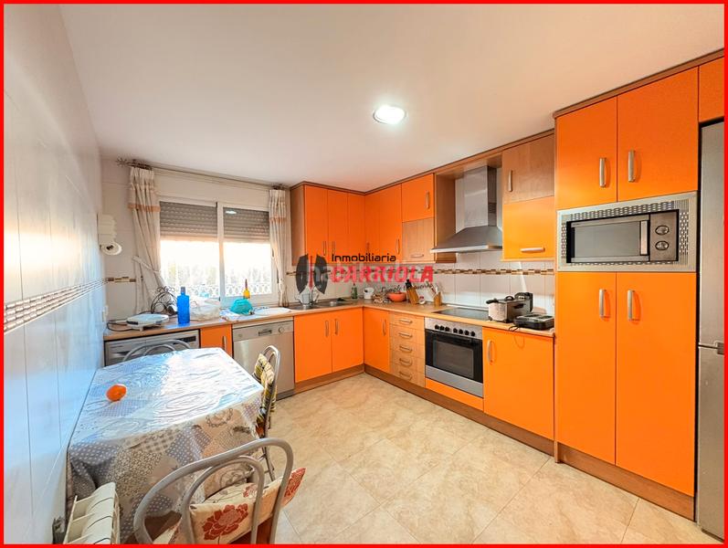 Foto b0b8b77b-a02b-4752-be06-abdcff6d5c8a. Casa aparellada amb calefacció a Santo Domingo - Caudilla