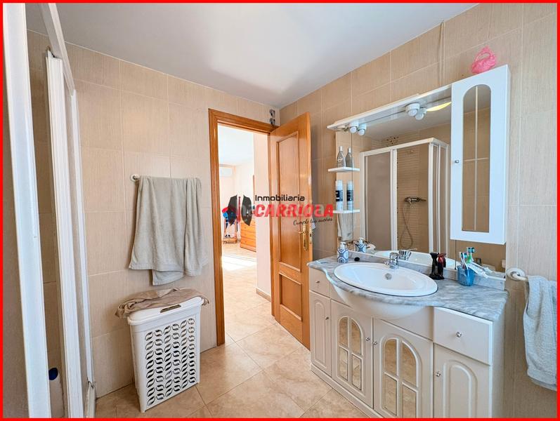 Foto b3688918-b401-401f-b92f-ae9f5790a41f. Casa aparellada amb calefacció a Santo Domingo - Caudilla