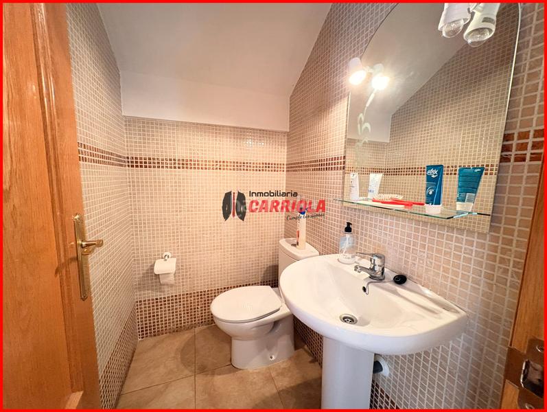 Foto da32e009-458b-48a0-80a0-985294f3f694. Casa aparellada amb calefacció a Santo Domingo - Caudilla