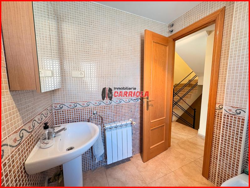 Foto e3f744f8-5c86-46ff-9e10-bb89a129f5c1. Maison jumelée avec chauffage dans Santo Domingo - Caudilla