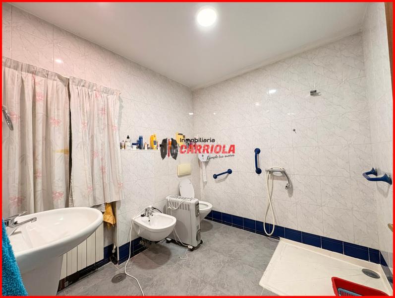 Foto 021571de-58db-446c-9aa3-4cd82de92d28. Casa aparellada amb calefacció a Quismondo