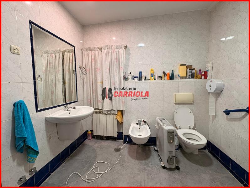 Foto 071c4a7d-ebb6-4e77-a808-eab38b1797e8. Casa aparellada amb calefacció a Quismondo