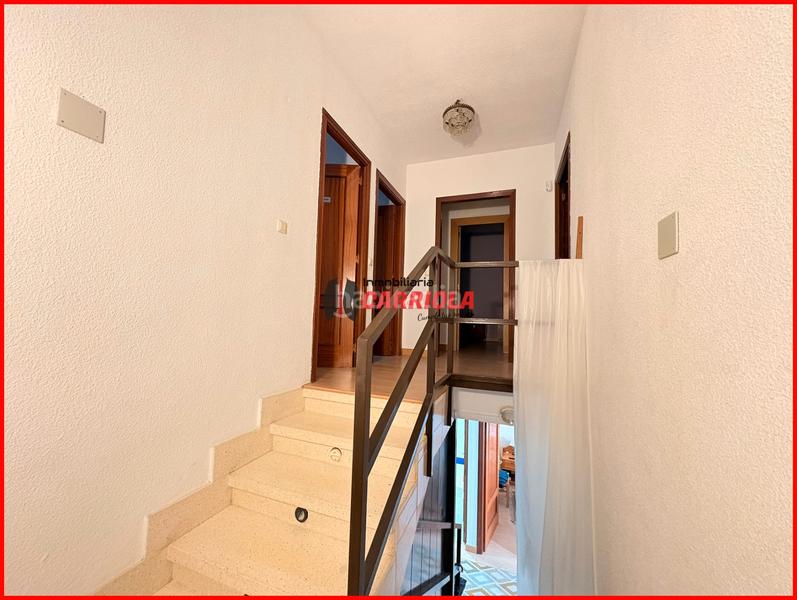 Foto 5f10324e-0c69-4c52-bd4d-c7cfc91c2ba6. Casa aparellada amb calefacció a Quismondo