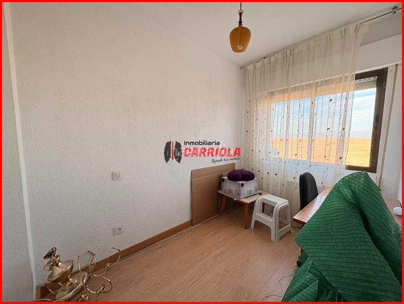 Foto d32bba26-8775-492b-8d31-386f73de5e00. Casa aparellada amb calefacció a Quismondo