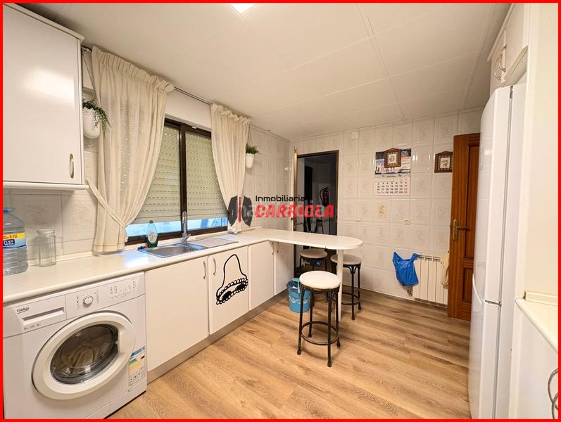 Foto f6c6584b-beb0-4039-82ca-d364eaba8b4f. Casa aparellada amb calefacció a Quismondo