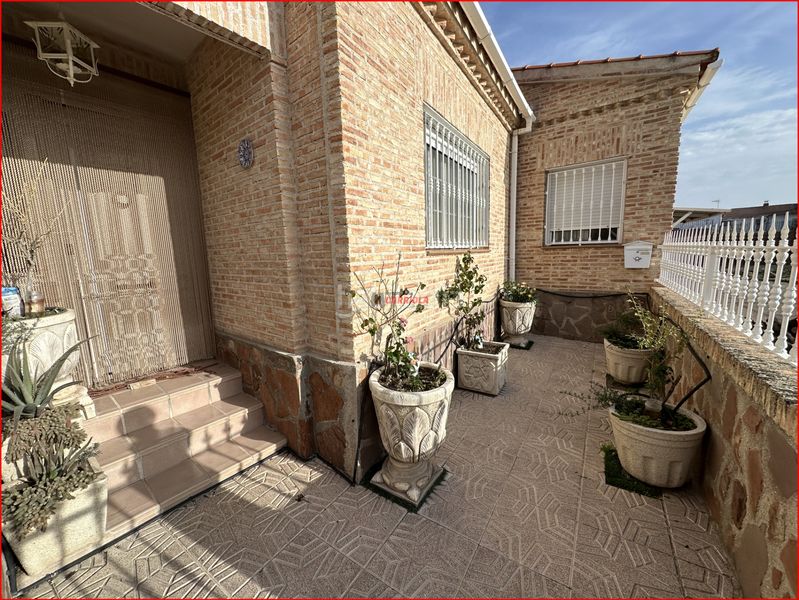 Foto b0cfef56-d601-4ed7-b105-1d81b4985f50. Casa adosada en Casar de Escalona (El)