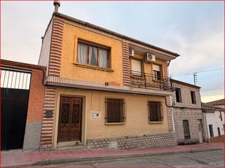 Casa a schiera in Torre de Esteban Hambrán (La)