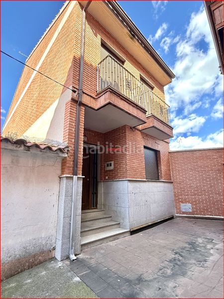 Foto 263e2869-7e26-4785-87fe-82a92e0994c8. Casa pareada inmobiliaria carriola vende y sin comisión de agencia al comprador, espectacular casa de obra nueva en el corazón del pueblo: el en Quismondo