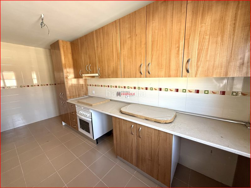 Foto 3ba0cade-765d-447a-bab9-5ddd793c98d1. Casa pareada inmobiliaria carriola vende y sin comisión de agencia al comprador, espectacular casa de obra nueva en el corazón del pueblo: el en Quismondo