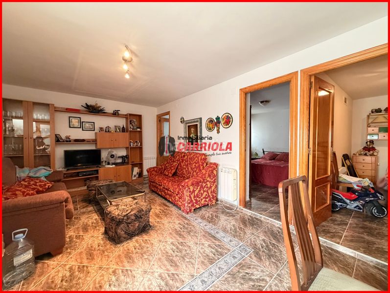 Foto f68acbe3-15ad-4cfc-a21b-93accfb503a5. Casa adosada en Quismondo