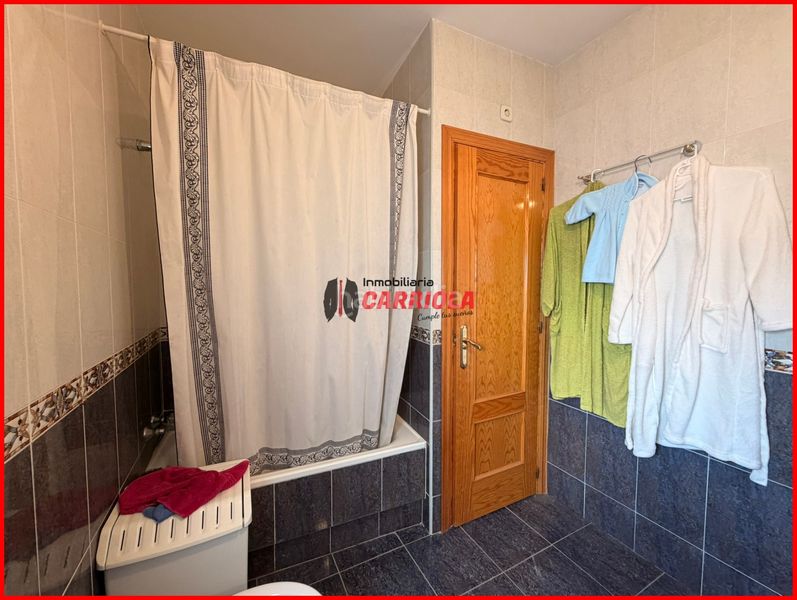 Foto 343b1193-0516-4ac8-8a5d-e6e17b718543. Casa adossada a Quismondo