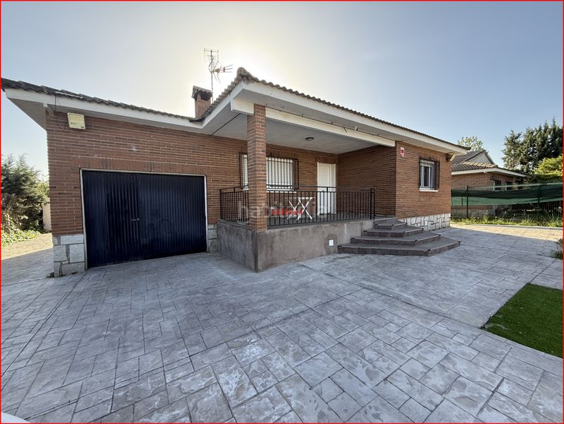 Foto 556e5e47-c8b8-4f82-89f4-47151edc093b. Xalet amb aparcament piscina a Escalona