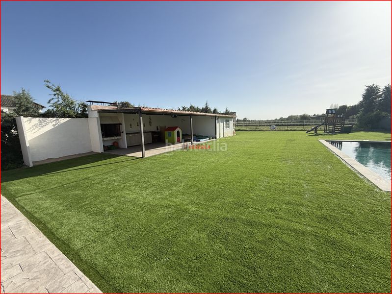 Foto e425099d-fe93-4cfc-94e6-45bfaec3d2b0. Xalet amb aparcament piscina a Escalona