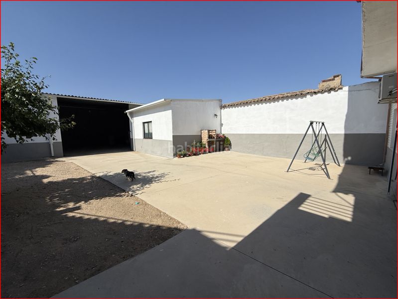 Foto 05417d62-9d0a-4b73-85eb-4fe06e0960f4. Casa adossada amb calefacció aparcament a Burujón