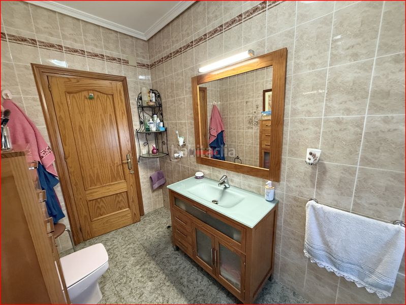 Foto 70362e83-9448-4278-9785-bac8855f511c. Casa adossada amb calefacció aparcament a Burujón
