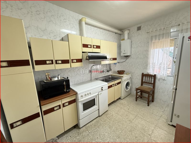 Foto 79787f83-3563-4eb1-a059-b87a293e8171. Casa adossada amb aparcament a Alcabón