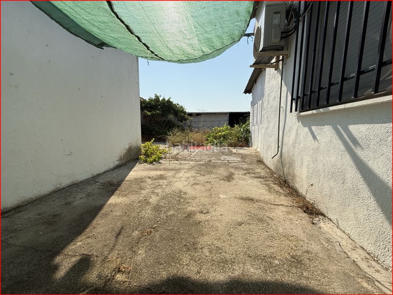 Foto d3bafaeb-ea9c-453d-a0ab-055bb418825e. Casa adossada amb aparcament a Alcabón