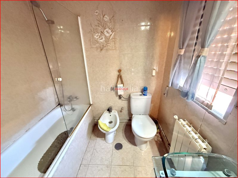 Foto 78b65cd1-b771-43e6-b6dd-ee02860bc588. Casa aparellada amb calefacció aparcament a Quismondo