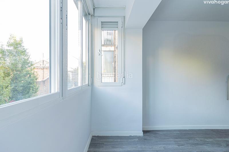 Foto f844af04-a5f5-4be3-af25-2596c4cb08d3. Piso en Numancia Madrid