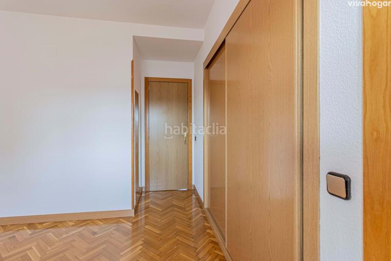 Foto fa45976d-7aaf-4c9b-9534-82a37b7d39da. Zweistöckige wohnung mit heizung parking in San Pascual Madrid