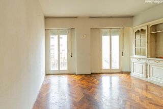 Pis  Mercedes formica