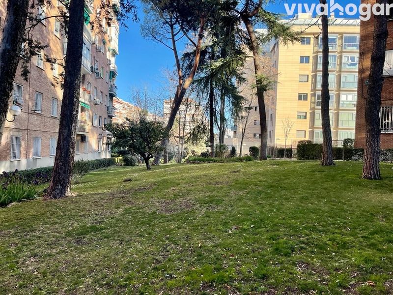 Foto 7716b1bd-a666-4d94-bce3-7337e3f894b3. Pis amb calefacció a Guindalera Madrid