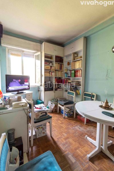 Foto 95cf8800-8331-4dc1-ac4b-1a847b04eb14. Pis amb calefacció a Guindalera Madrid